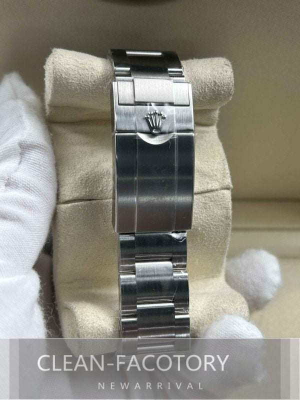 Explorer II 226570 40mm Clean Factory