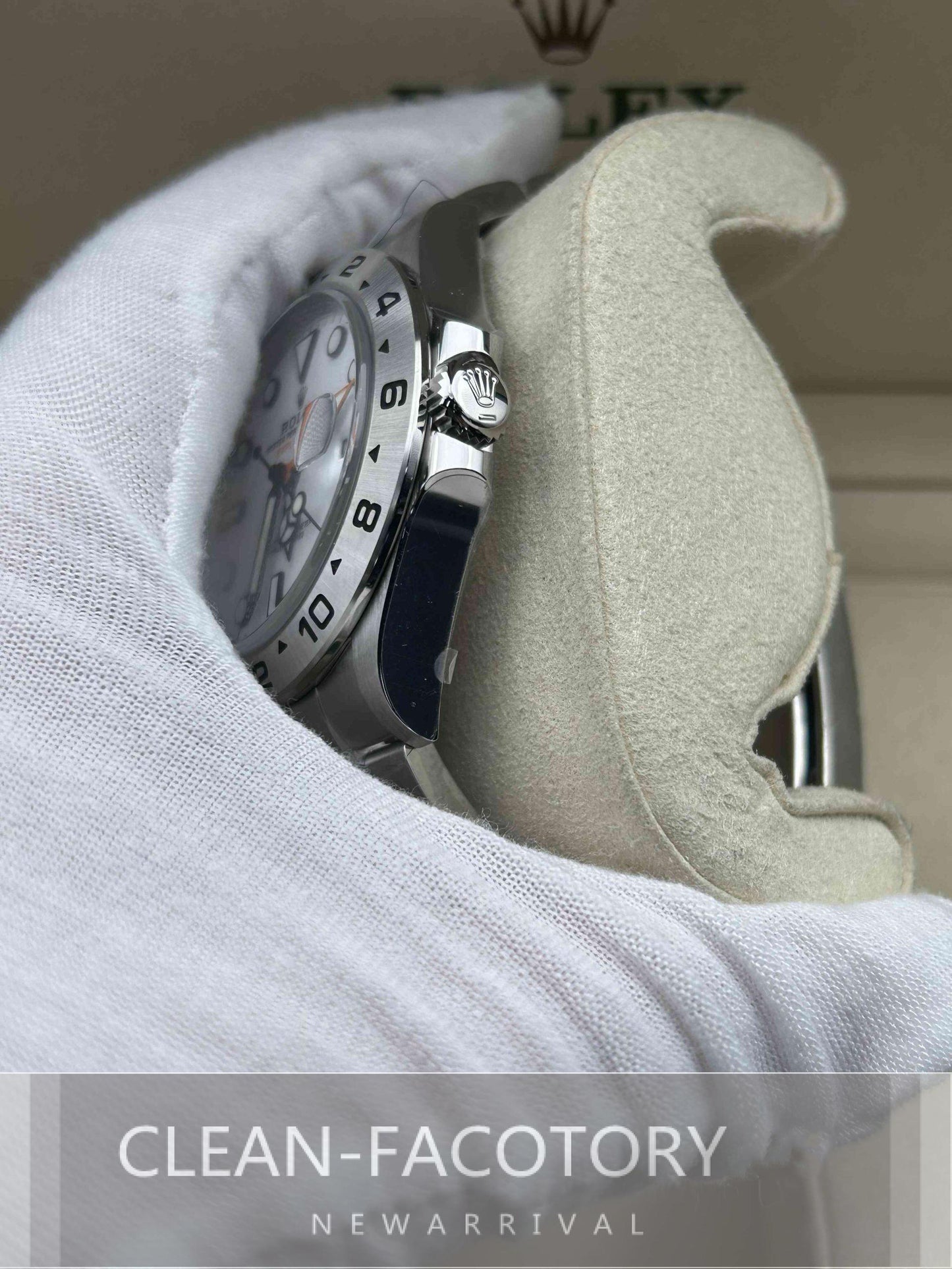 Explorer II 226570 42mm White Dial Clean Factory