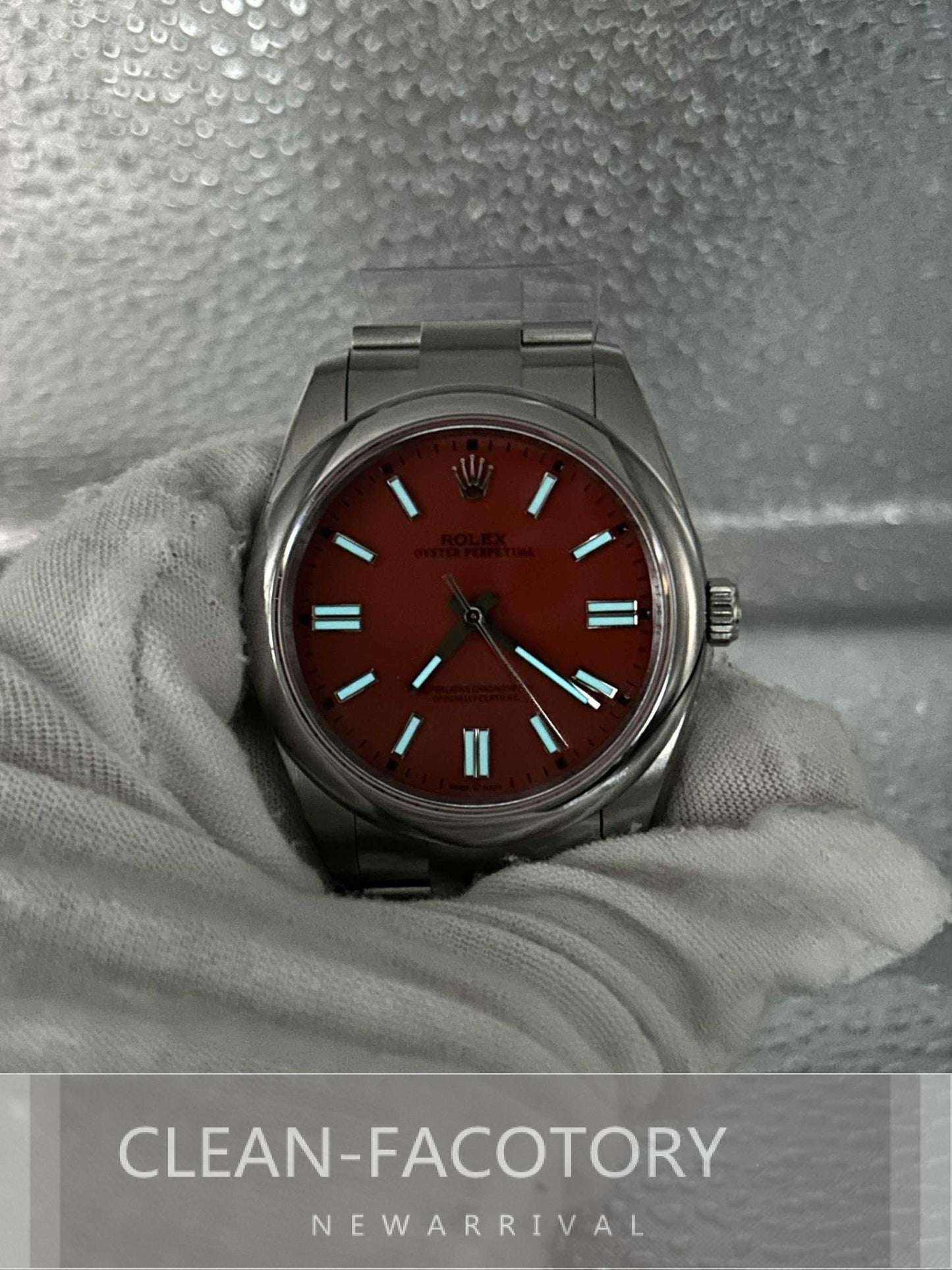 Oyster Perpetual 124300 41mm Red Dial Clean Factory
