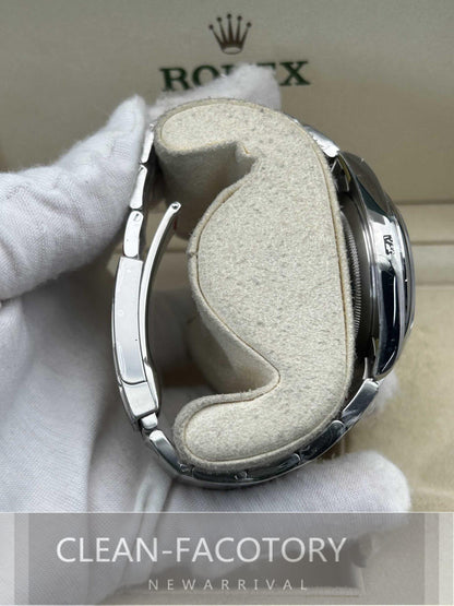 Oyster Perpetual 124300 41mm Red Dial Clean Factory